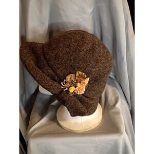 Helen Kaminski Hat 100% Wool With Vintage Brooch Brown